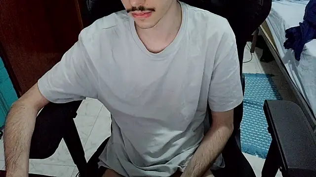 gabrielNovin17cm's Webcam Show
