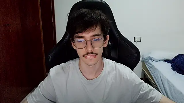 gabrielNovin17cm Show in webcam