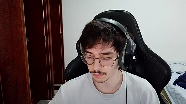 Show de gabrielNovin17cm na webcam