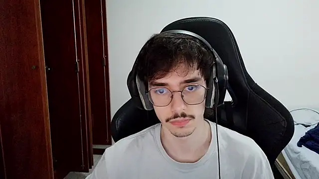 Show de gabrielNovin17cm na webcam