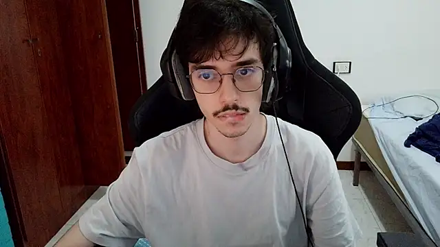 Show de gabrielNovin17cm na webcam