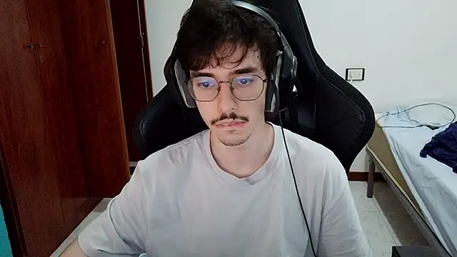 Show de gabrielNovin17cm na webcam