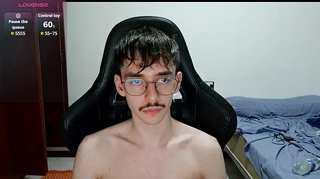 Show de gabrielNovin17cm na webcam