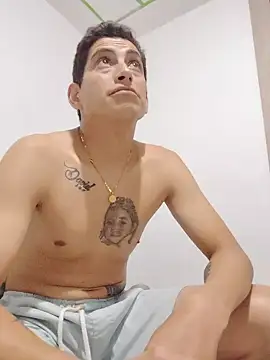 Tiger_cryad Webcam show