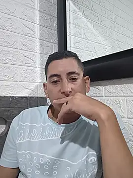 Tiger_cryad Show in webcam