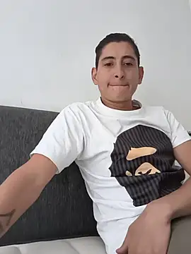 Tiger_cryad Adlı Modelin Web Kamerası Şovu