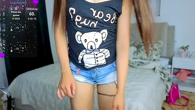 Show modela Little_cuti1e na web-kameri