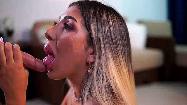 Czat XXX na żywo – LucyyRosse