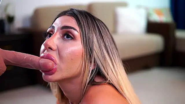 LucyyRosse's Webcam Show