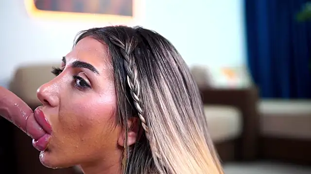 LucyyRosse Adlı Modelin Web Kamerası Şovu