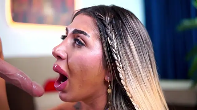 Pokazy przed kamerką – LucyyRosse