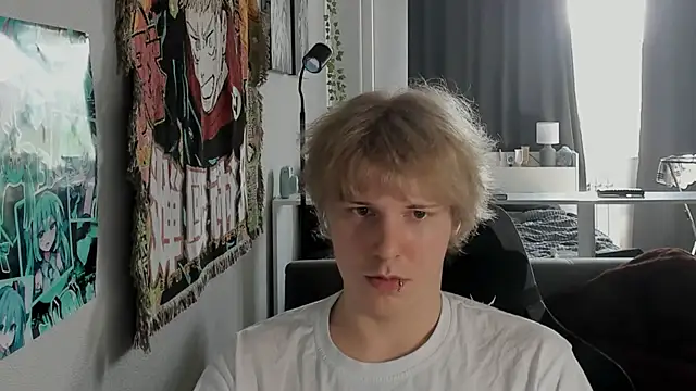 Benjamin_Bo Show in webcam