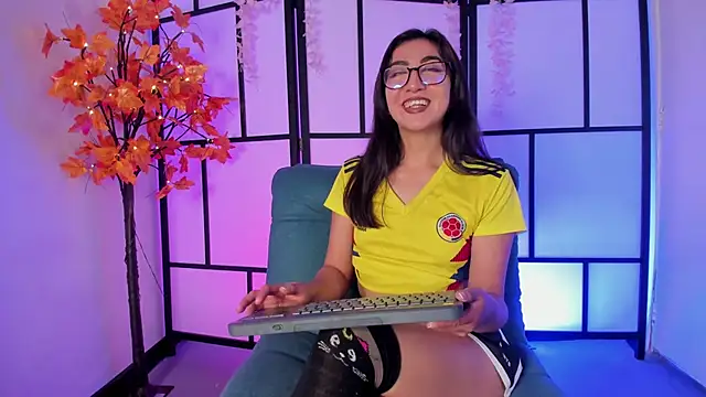 eimy_castillo's Live XXX Chat