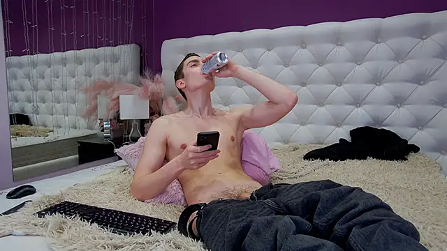 Swag_owner Show in webcam