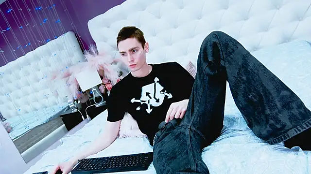 Swag_owner Adlı Modelin Web Kamerası Şovu