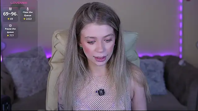 SunnyLay Show in webcam