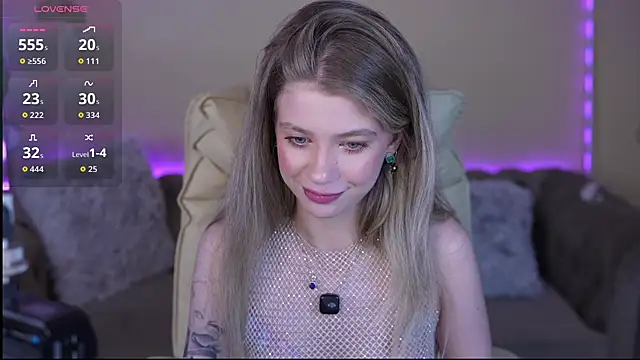 Show modela SunnyLay na web-kameri