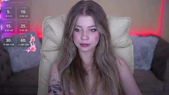Show modela SunnyLay na web-kameri