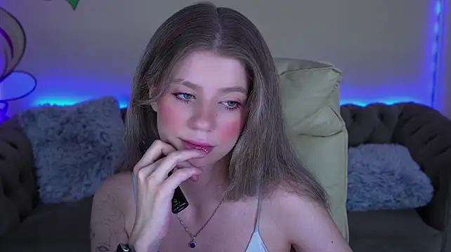 Show modela SunnyLay na web-kameri