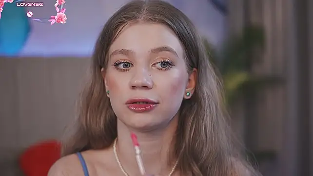 Show modela SunnyLay na web-kameri