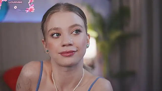 Вебкам-шоу SunnyLay