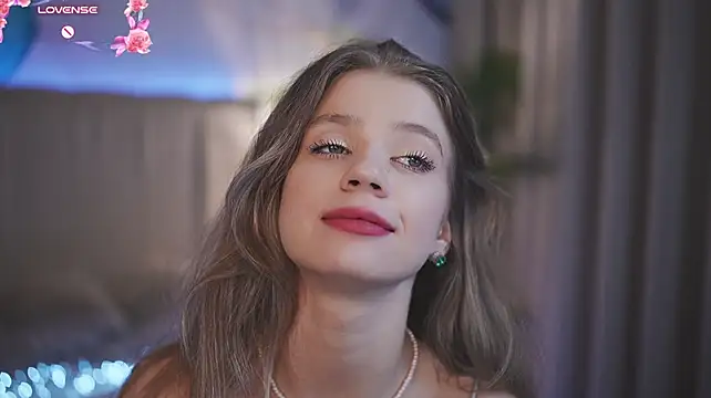 Show modela SunnyLay na web-kameri