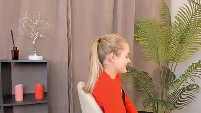 הופעת וובקאם של CaroleeIlle