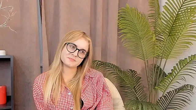 CaroleeIlle's Webcam Show