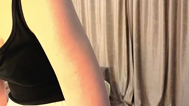 CaroleeIlle's Webcam Show