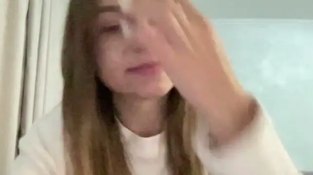 Živý XXX chat HwaTrippel