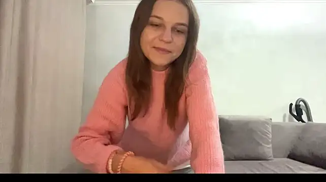 Show modela HwaTrippel na web-kameri
