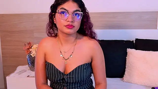 MelodyAlvarez's Live XXX Chat