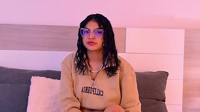 MelodyAlvarez Chat XXX in diretta