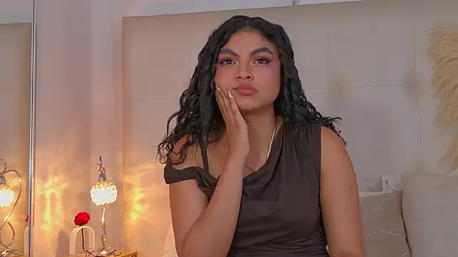 دردشة MelodyAlvarez الجنسية المباشرة