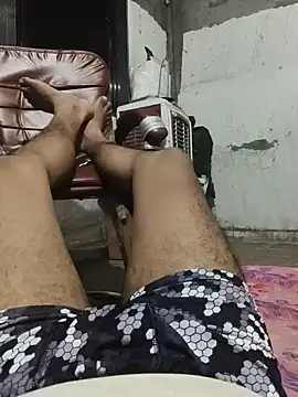 weshallbe2307 Show in webcam