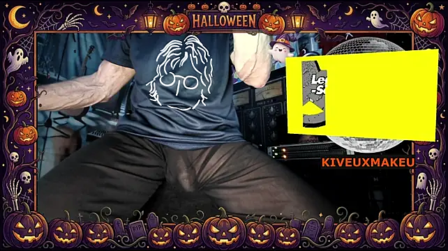 Show modela kiveuxmaqueue na web-kameri