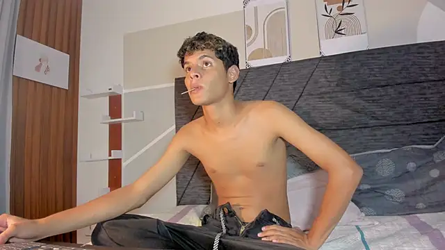 Pokazy przed kamerką – nico_vega