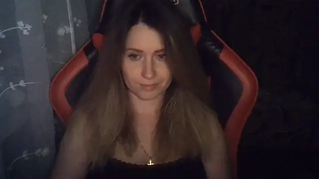 KiraKisskiss Show in webcam