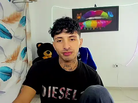 Show de felix_mSqueen na webcam