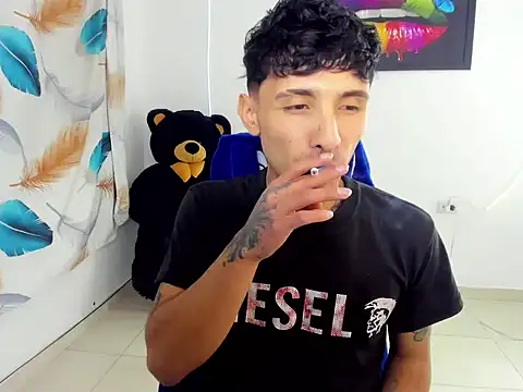 Show de felix_mSqueen na webcam