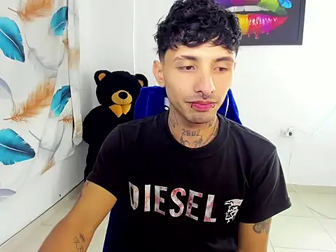 Show de felix_mSqueen na webcam