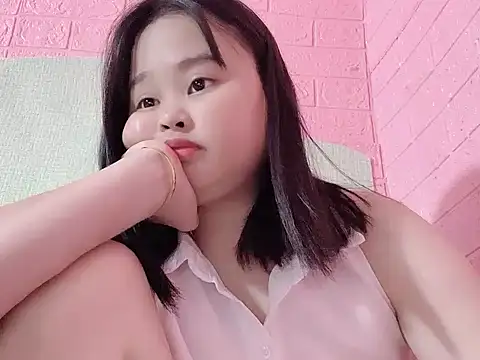 Elysia679's Live XXX Chat