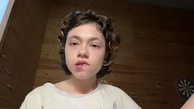 MaisieRendina Adlı Modelin Canlı XXX Sohbeti