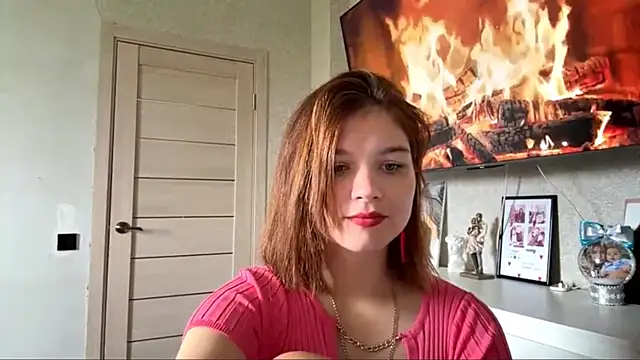 Karolinefrog ওয়েবক্যাম শো