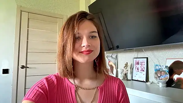Show modela Karolinefrog na web-kameri