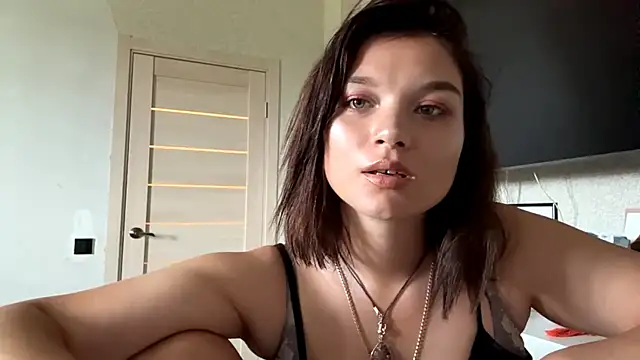 Karolinefrog's Webcam Show