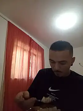 Edneishenrique 웹캠 쇼