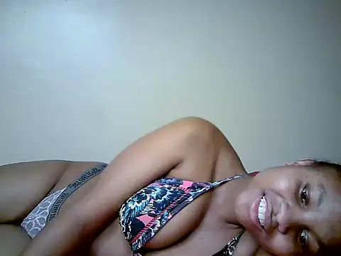 Swt_smiles' Live XXX Chat