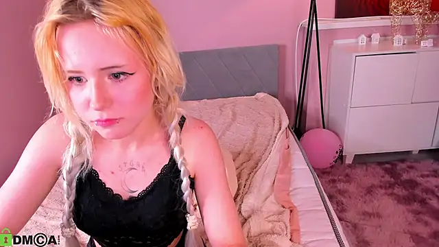 kikipeach 网络视讯表演