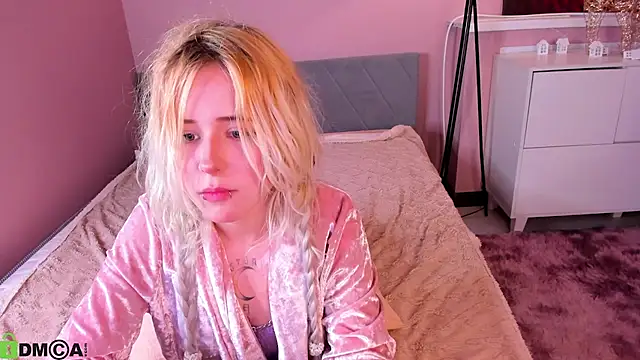 kikipeach's Webcam Show